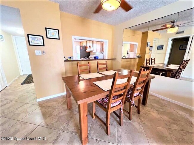 Foto del edificio - 10 Sunflower St