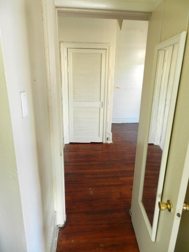 Foto del edificio - 2227 Delancey Pl