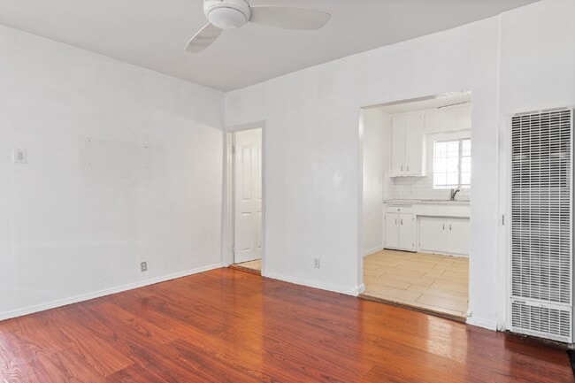 Building Photo - Charming 2 Bedroom, 2 Bathroom Duplex in San Pedro