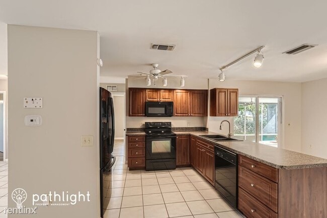 Building Photo - 3 br, 2 bath House - 1458 Hathaway Ave UNIT