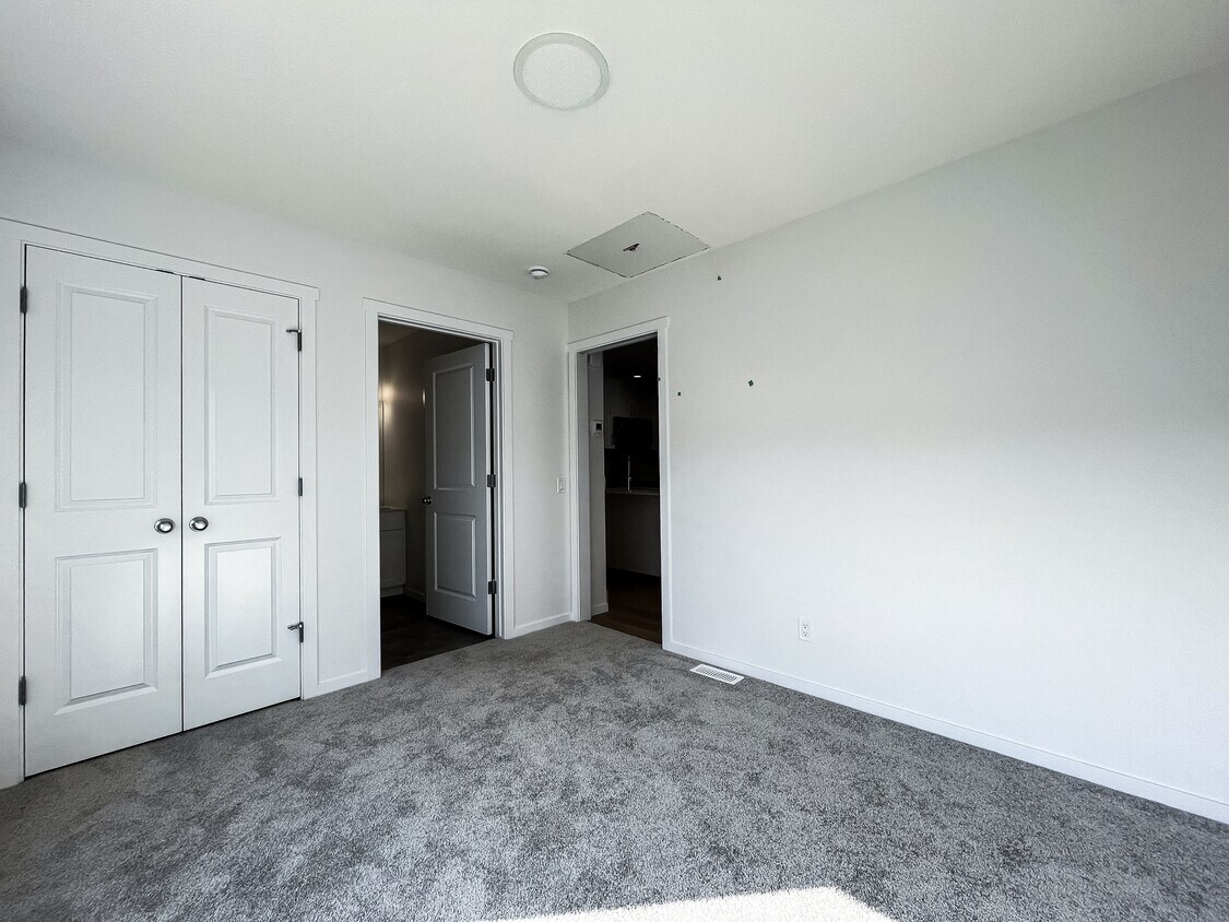 Photo du bâtiment - 254 Orchards Blvd SW