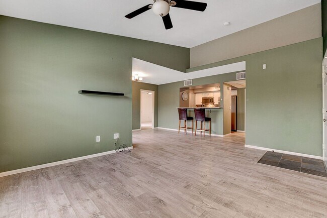 Foto del edificio - 2nd Floor Condo