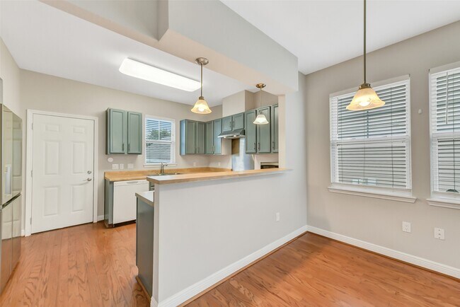 Foto del edificio - 4418 N Live Oaks Cir