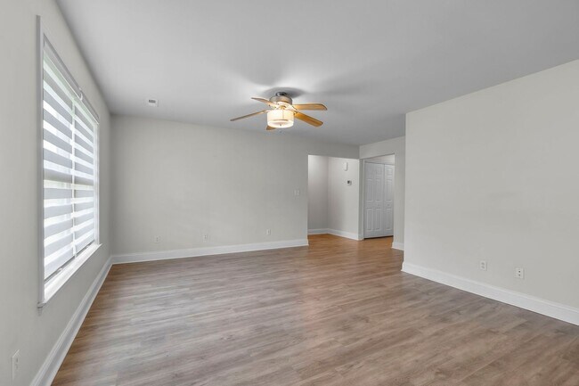 Foto del edificio - 2644/2646 Travelers Way