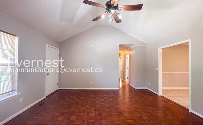 Foto del edificio - 120 Buckingham Cir