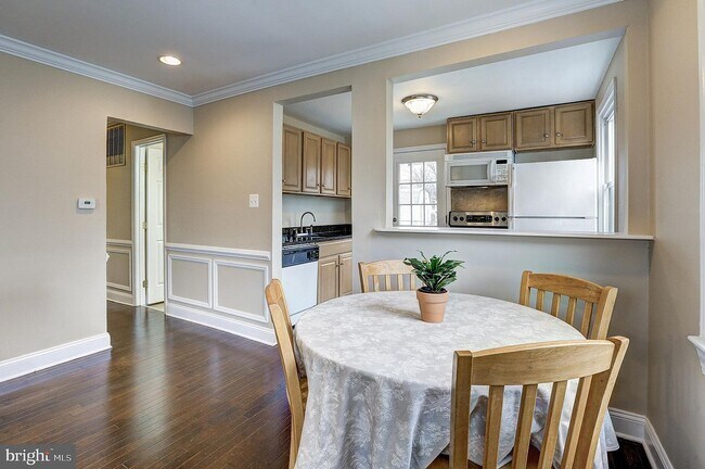 Spacious open floor plan! - 700 Burgundy Dr