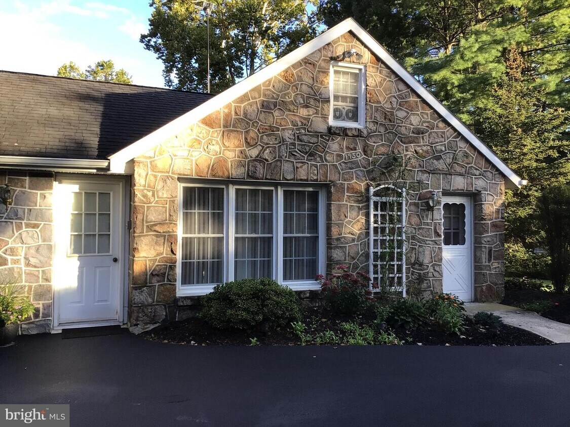 2611 W Philadelphia Ave, Oley, PA 19547 House for Rent in Oley, PA