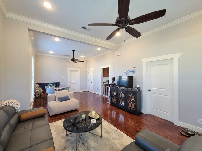 Building Photo - 2604 Cochran St