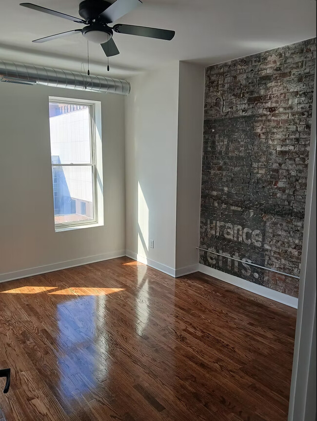 Building Photo - Cruys Lofts