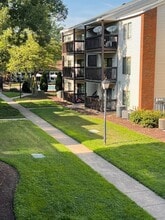 Building Photo - 12 Wells Ct