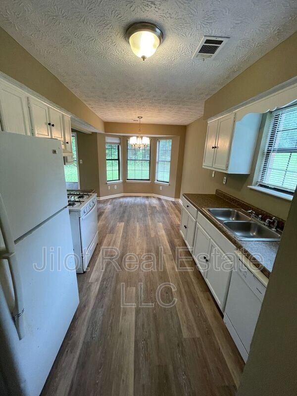 Building Photo - 372 Riverbrook Trail