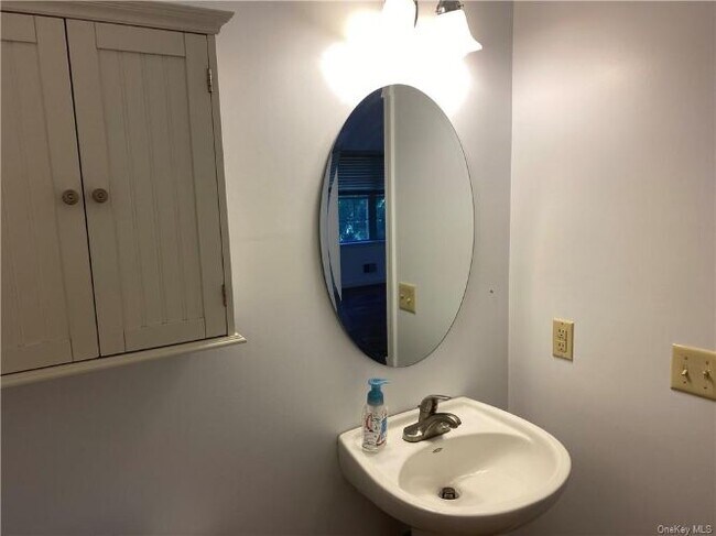 Foto del edificio - 45 Winhaven Ct