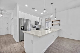 Building Photo - 5037 Arancia Ln