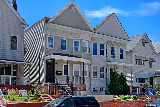 24 E 49th St. - 24 E 49th St