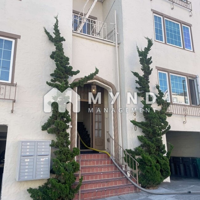Foto del edificio - 840 York St Apt 12