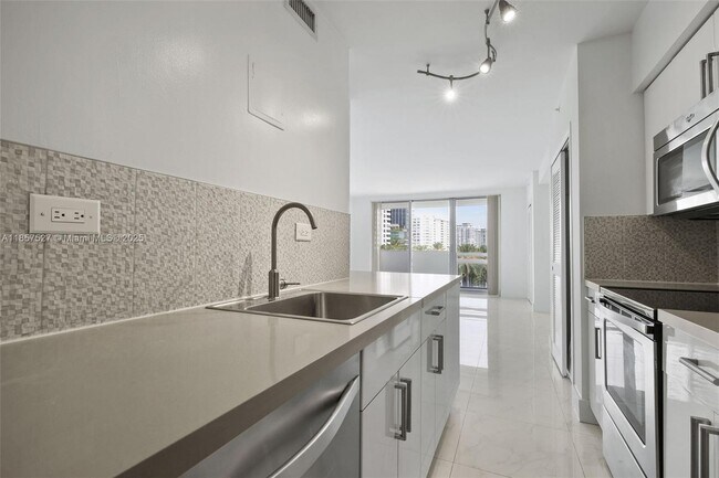 Foto del edificio - 1500 Bay Rd