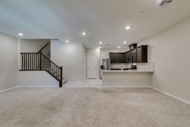 Foto del edificio - Bright & Spacious 3-Bedroom Home in Inspirada