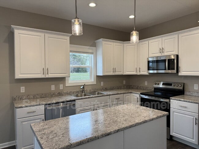 Building Photo - 1032 Matteoti Ct