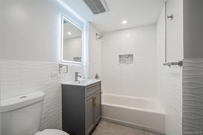 Foto del edificio - 43-34 53rd St