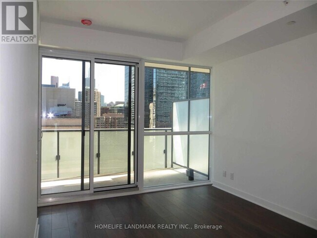 Building Photo - 15 Grenville St