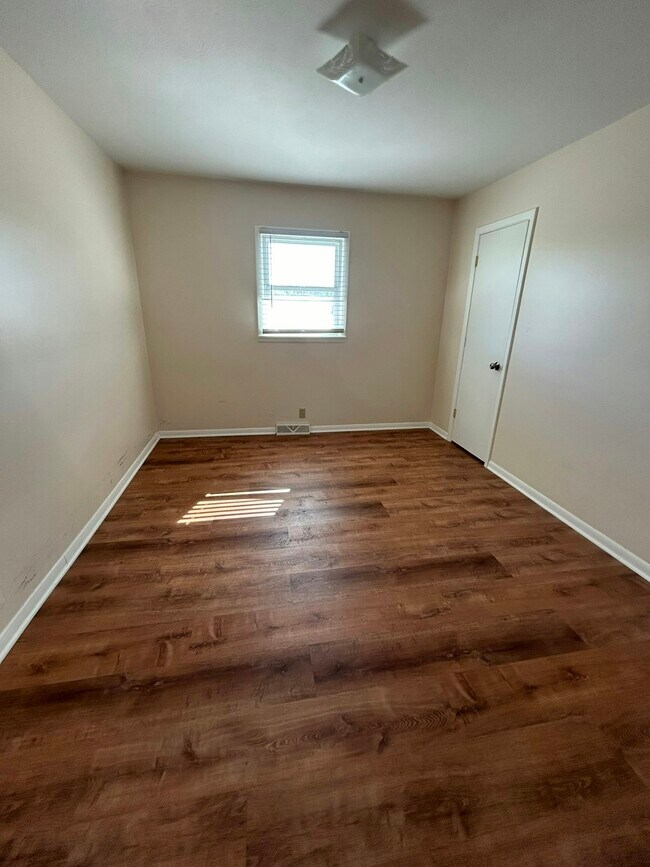 Foto del edificio - 901 Centennial Drive, Unit 901