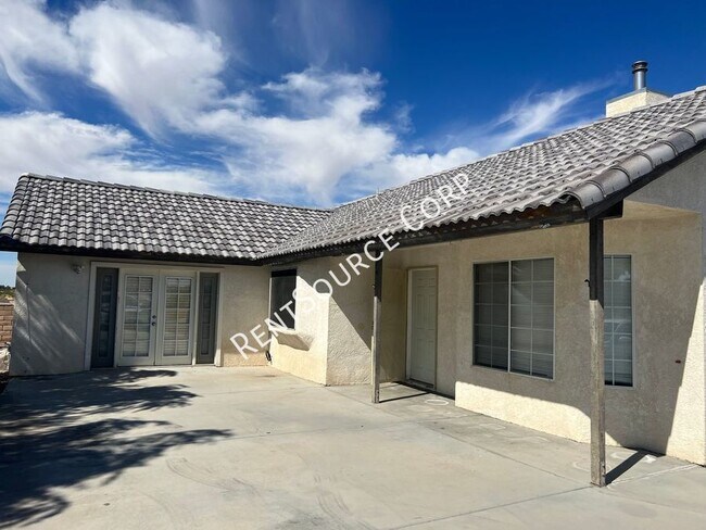 Foto del edificio - 3 Bedroom Home For Rent in Yermo Calico La...
