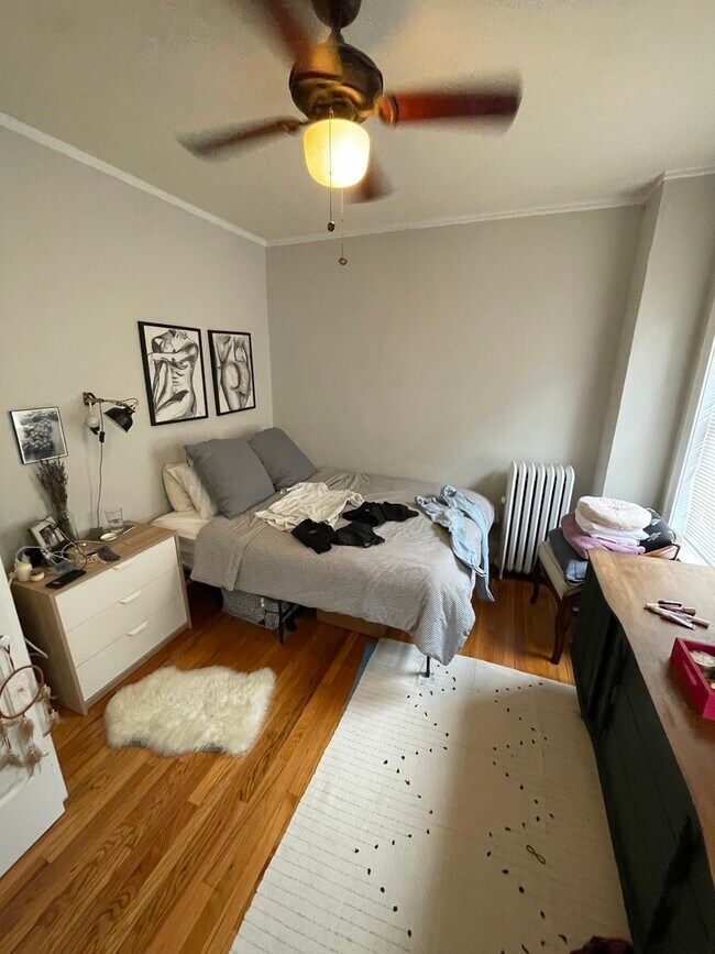 Foto del edificio - 631 W Roscoe St