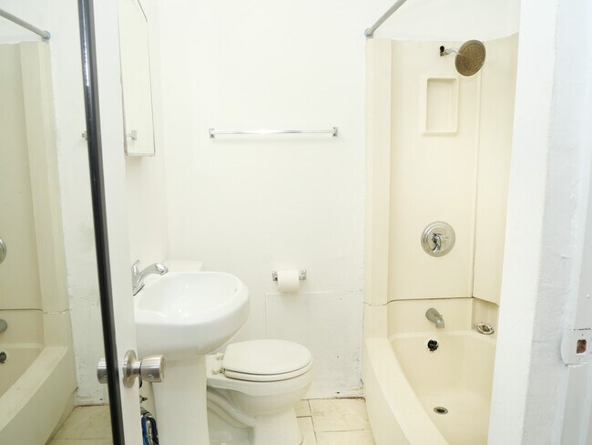 Foto del edificio - 259 W Newton St