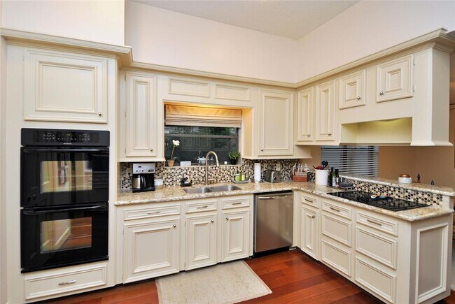 Foto del edificio - 12326 Tealwood N Dr