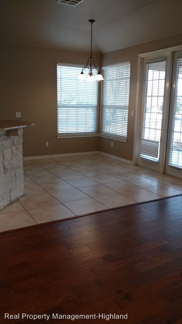 Building Photo - 314 Bluebird Cir