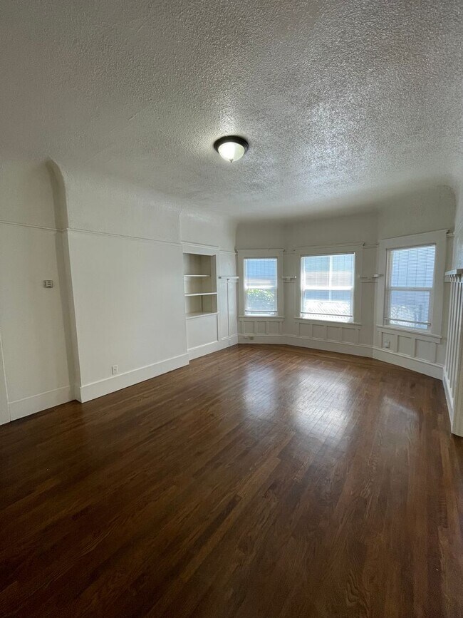 Foto del edificio - 1626-1632 LINDEN ST