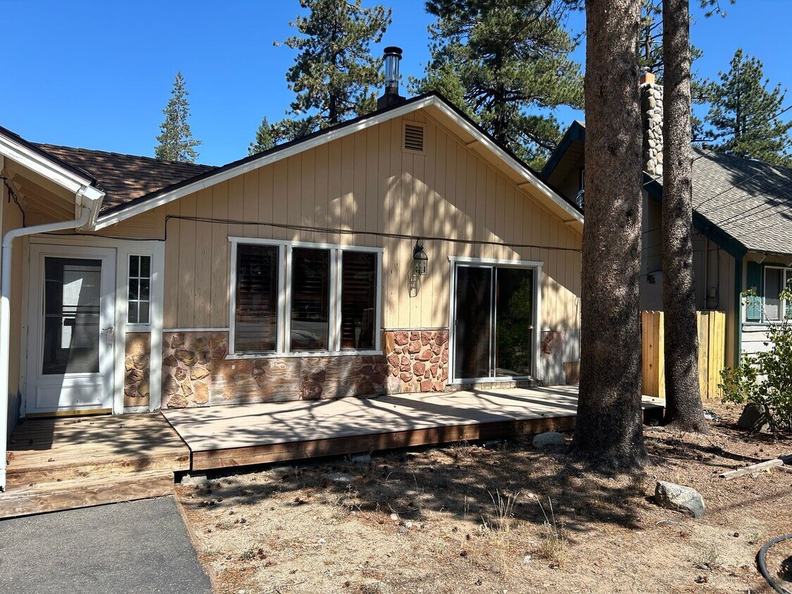 Primary Photo - 3 Bedroom Christmas Valley Family Home