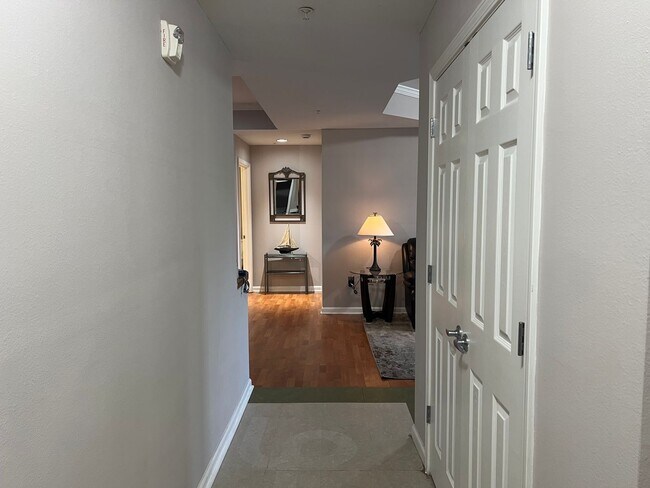 Foto del edificio - First Floor Condo at Bridgepointe - Beauti...