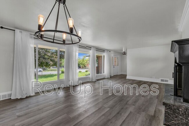 Building Photo - 309 E 200 S