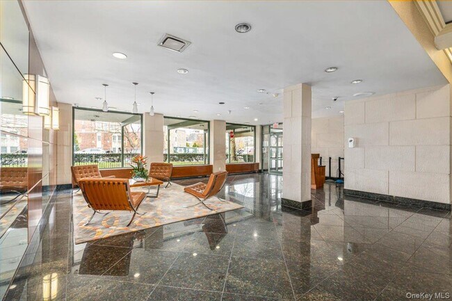 Foto del edificio - 59-30-59108 108th St