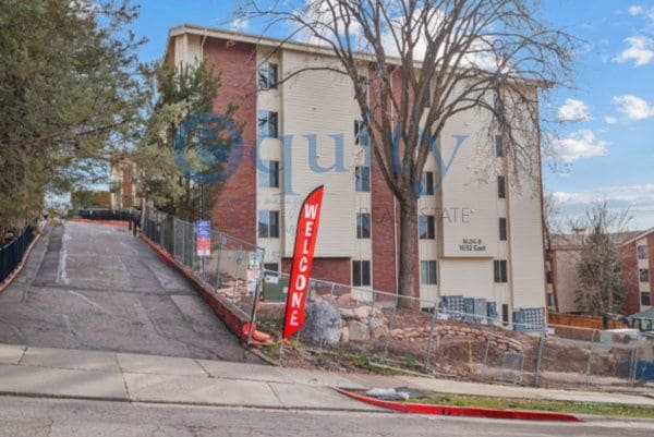 Building Photo - 1032 E 400 S