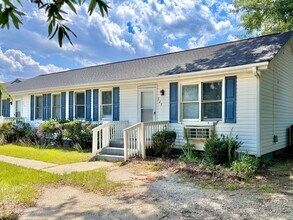 Building Photo - 725 N Privette St