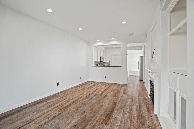 Building Photo - 28252 Canterbury Ct