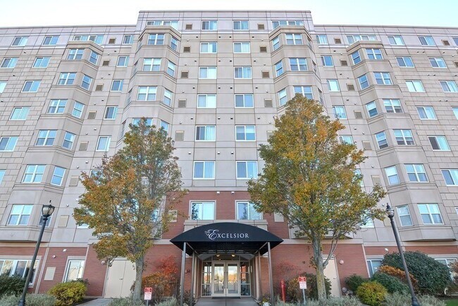 Building Photo - 1 Cityview Ln