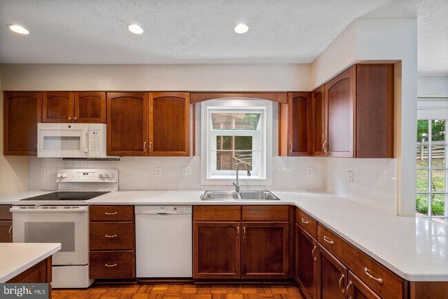 Building Photo - 3866 Oriole Ct