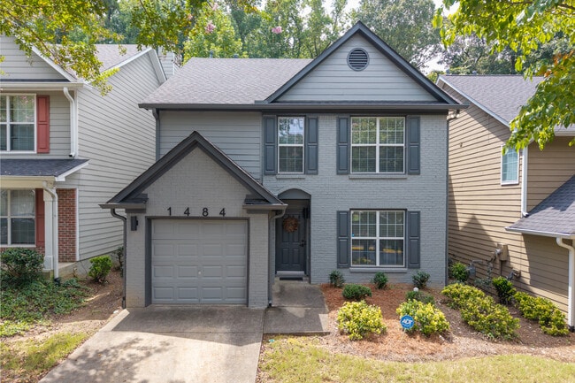 Building Photo - 1484 Gates Cir SE