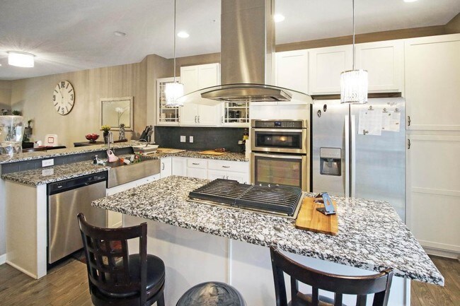Foto del edificio - 9870 Maple Grove Pkwy