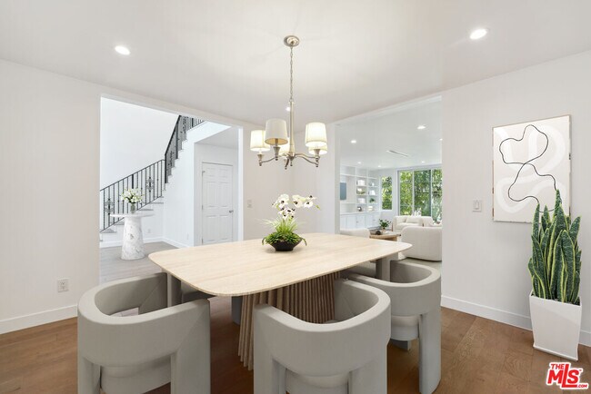 Building Photo - 5114 Cedros Ave