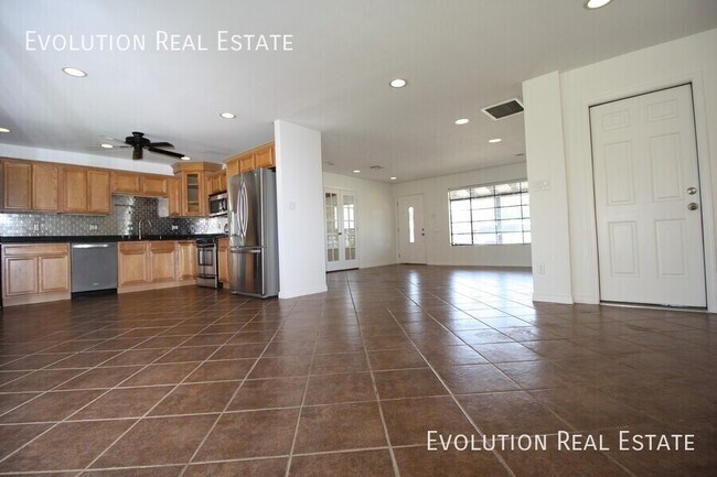 Foto del edificio - 7448 E Coronado Rd