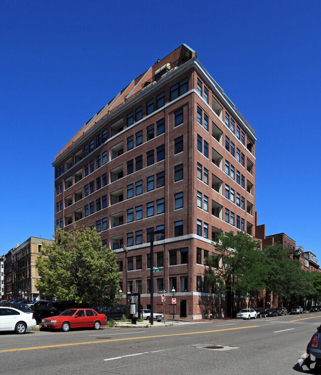 The Mariner Condominiums Apartments 300 Commercial St Boston, MA