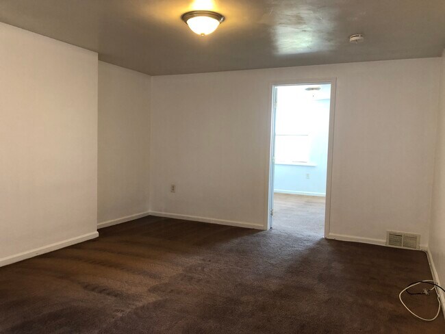 Building Photo - 1150 Brownsville Rd