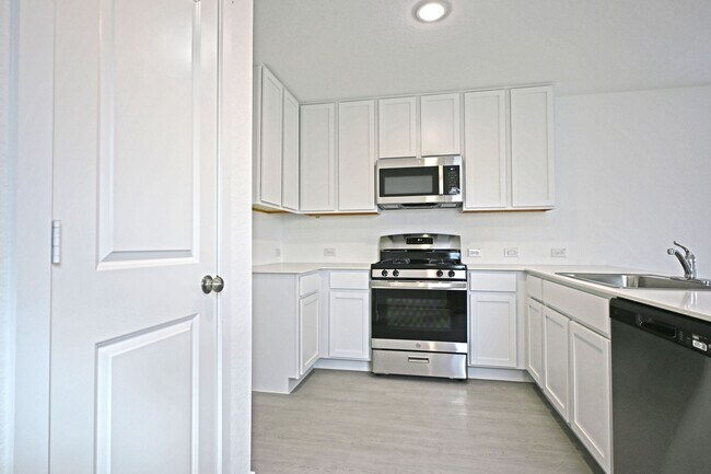 Foto del edificio - 7530 India Star