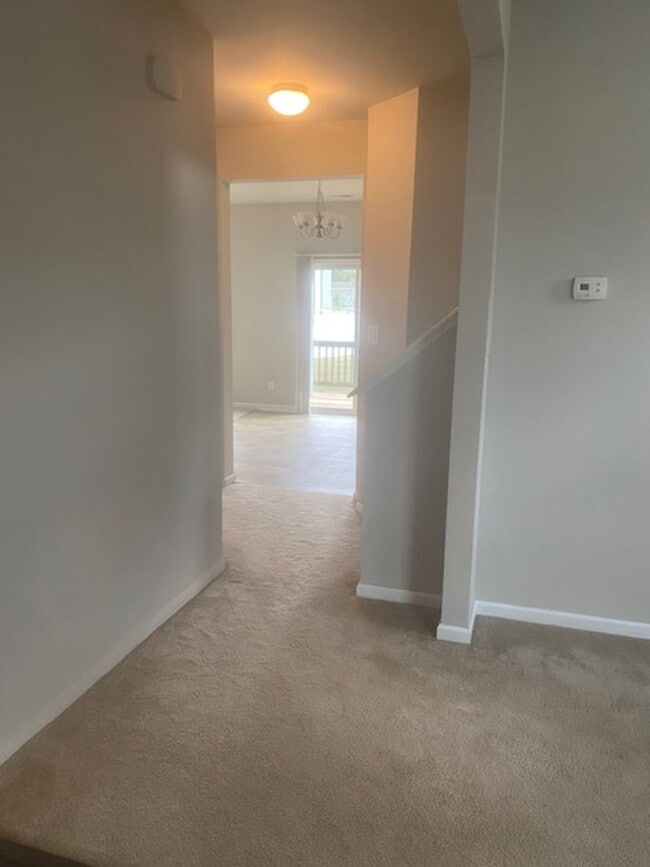 Building Photo - 203 Linfoot Ct