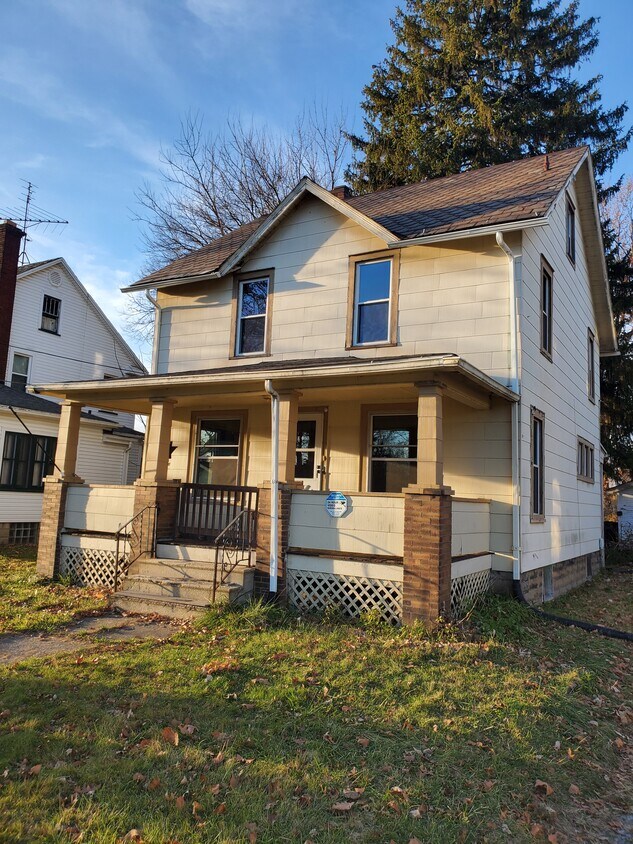 Primary Photo - 678 Roosevelt St NW