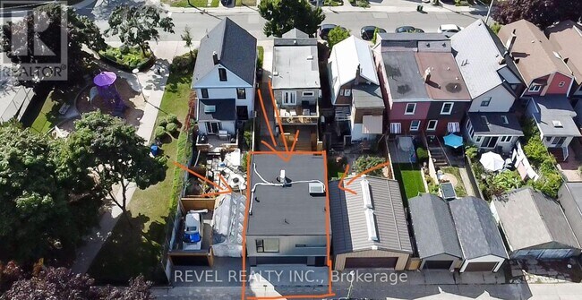 Building Photo - 27 Chisholm Ave
